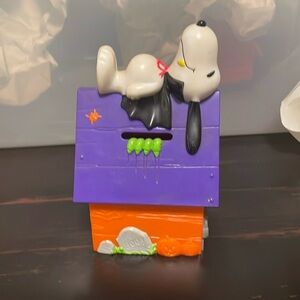 Vintage Snoopy Whitman candies bank